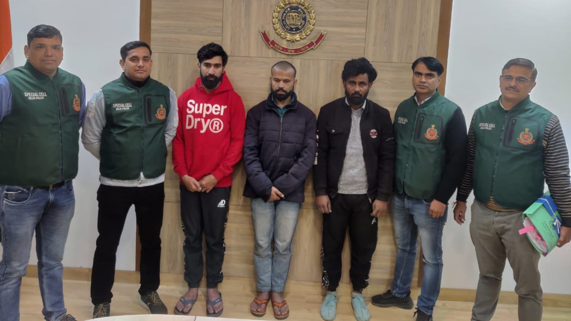 Delhi Crime: साइबर ठगों का नया पैंतरा, फाइनेंस मिनिस्ट्री का अधिकारी बनकर ठगी