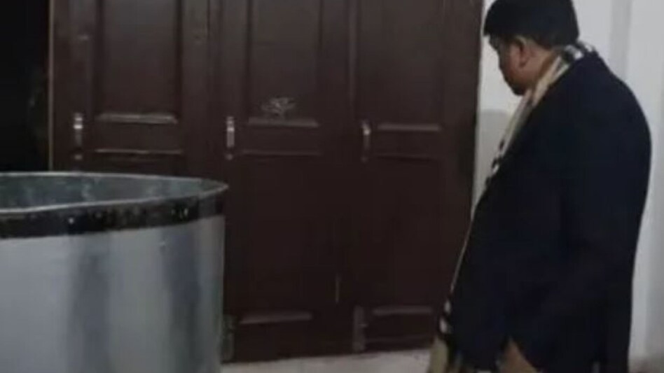 Shraddha Case : आफताब तिहाड़ जेल में खेल रहा है शतरंज! Shraddha Case : आफताब तिहाड़ जेल में खेल रहा है शतरंज!