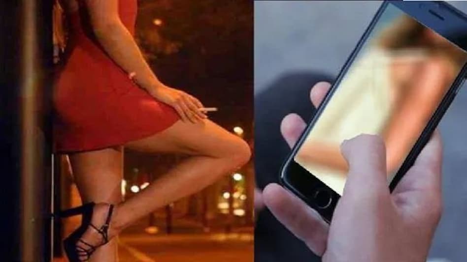 गुरुग्राम में Sextortion का ख़ौफ़नाक अंजाम
बीवी ने खंगाला फोन तो सामने आया ये राज़ गुरुग्राम में Sextortion का ख़ौफ़नाक अंजामबीवी ने खंगाला फोन तो सामने आया ये राज़