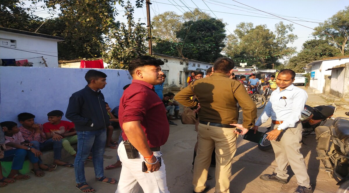 51 बार स्क्रूड्राइवर से लड़की के सीने पर वार, बस में हेल्पर का काम करने वाले ने फ्लाइट से आकर की हत्या CrimeTak