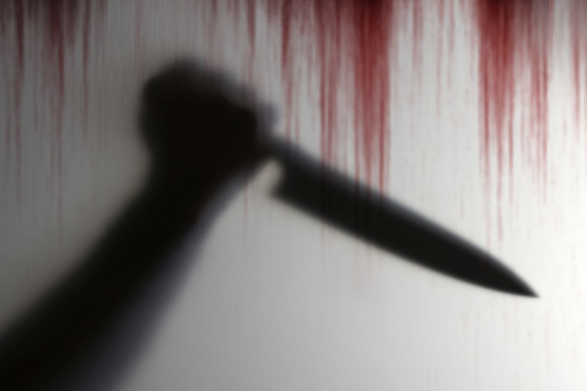 Andhra Pradesh: गर्लफ्रेंड ने किया इग्नोर तो काट दिया सर्जिकल ब्लेड से गला, लाश के साथ कमरे में हुआ कैद CrimeTak