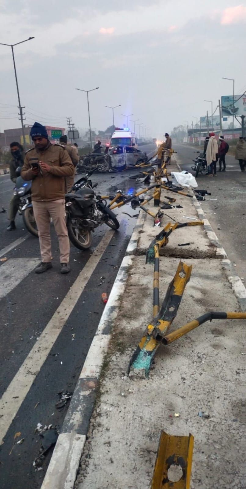 Photos: ऋषभ पंत के एक्सीडेंट की तस्वीरें देखें CrimeTak