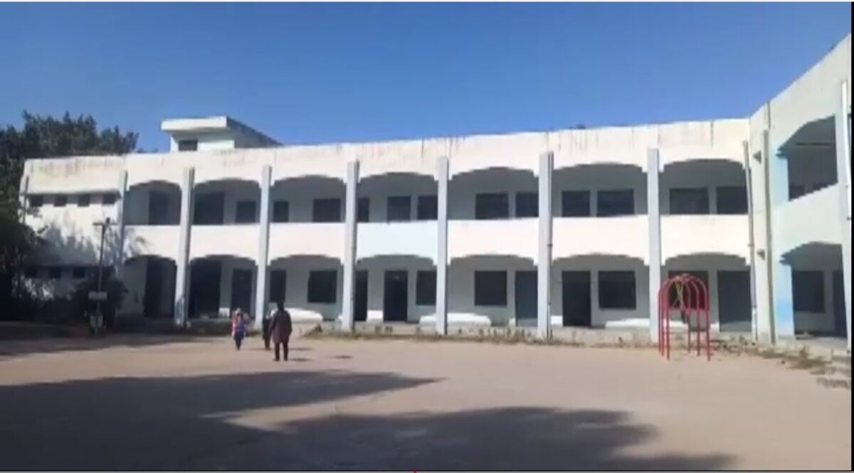 'रजाई-गद्दा मंगवा दूं', टीचर के ताने सुन छात्रा छत से कूद गई, सर ने कहा- हेकड़ी में बात करती थी CrimeTak