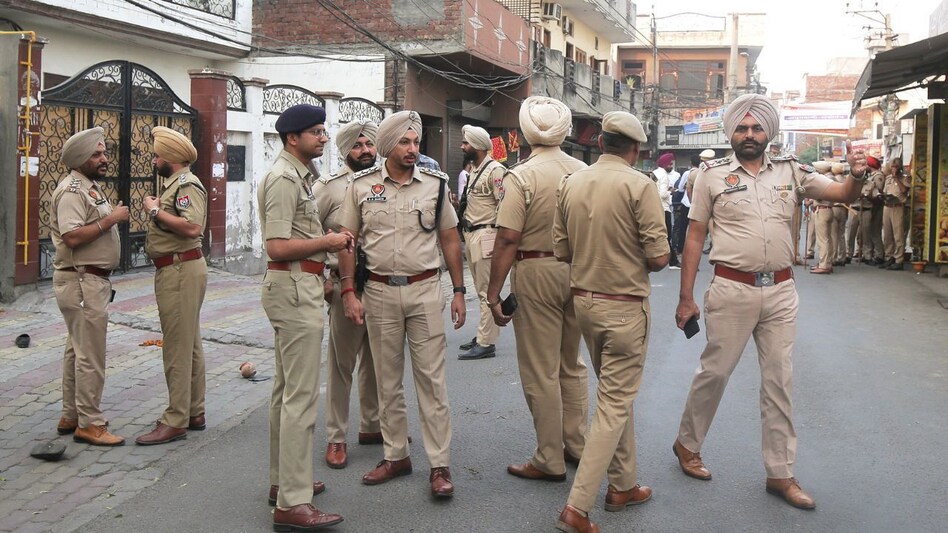 Punjab Police Recruitment 2023 : 1,800 कांस्बेटल और 300 उपनिरीक्षकों की पुलिस में भर्ती को मंजूरी दी Punjab Police Recruitment 2023 : 1,800 कांस्बेटल और 300 उपनिरीक्षकों की पुलिस में भर्ती को मंजूरी द...