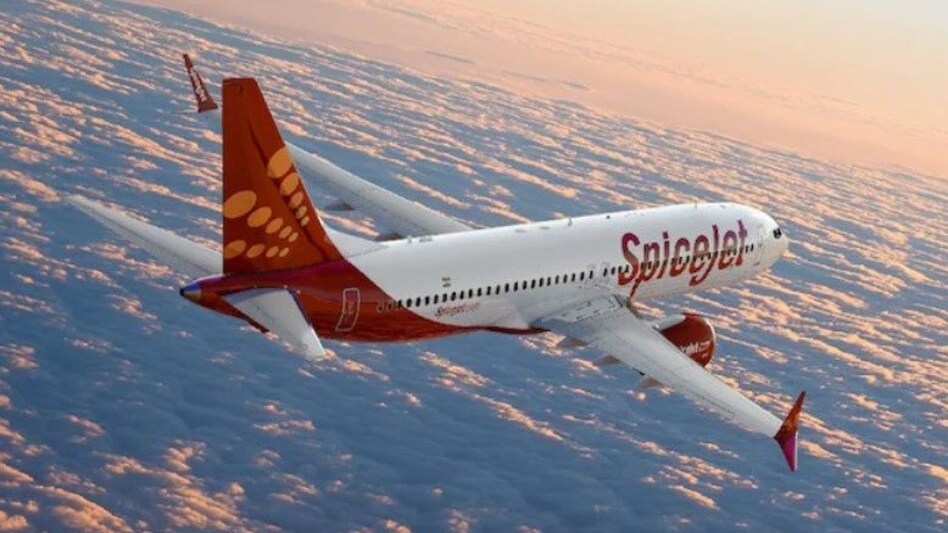Spicejet Flight: एयरहोस्टेस के साथ बदतमीज़ी करने वाले के खिलाफ़ एक्शन, फ्लाइट से उतारा Spicejet Flight: एयरहोस्टेस के साथ बदतमीज़ी करने वाले के खिलाफ़ एक्शन, फ्लाइट से उतारा