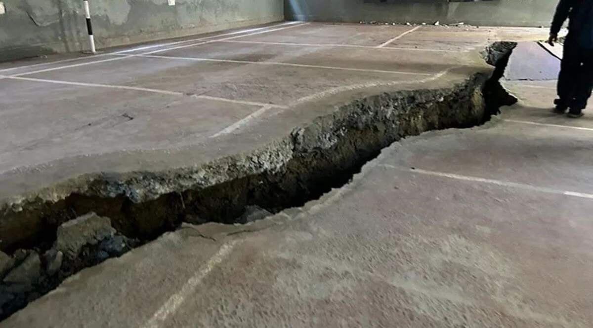 Joshimath Sinking: जोशीमठ 'आपदा संभावित क्षेत्र' घोषित CrimeTak