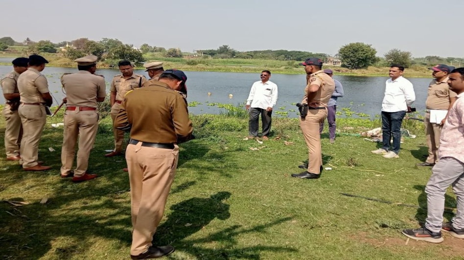 Pune Mystery Solve: पुणे की भीमा नदी से सामने आई सात लाशों का खुला राज़, तफ्तीश में सामने आई सामूहिक हत्या की ये दास्तां Pune Mystery Solve: पुणे की भीमा नदी से सामने आई सात लाशों का खुला राज़, तफ्तीश में सामने आई सामूहि...