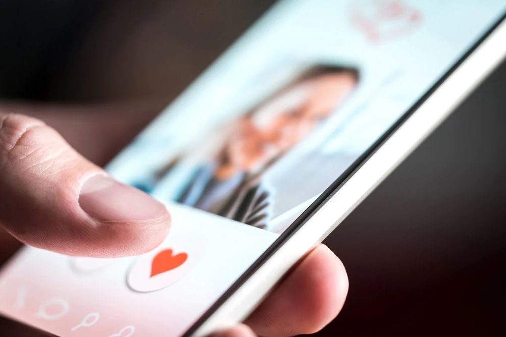 Mumbai News: गर्लफ्रेंड नहीं मिली तो लड़के ने डेटिंग ऐप से निकाले नंबर और फिर... Mumbai News: गर्लफ्रेंड नहीं मिली तो लड़के ने डेटिंग ऐप से निकाले नंबर और फिर...