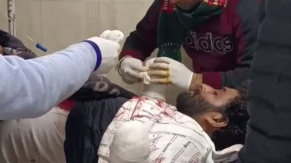 देखें वीडियो - kurukshetra Lawrence Bishnoi Gang: लॉरेंस बिश्नोई गैंग के गुर्गें एक शख्स के दोनों हाथ काट कर ले गए! देखें वीडियो - kurukshetra Lawrence Bishnoi Gang: लॉरेंस बिश्नोई गैंग के गुर्गें एक शख्स के दोनों ह...