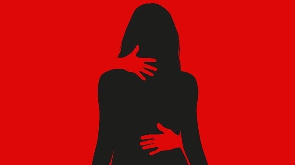 Kolkata News: 'मेरे प्राइवेट पार्ट को छू रहा था वो', ऑपरेश के वक्त महिला से हुई छेड़छाड़ Kolkata News: 'मेरे प्राइवेट पार्ट को छू रहा था वो', ऑपरेश के वक्त महिला से हुई छेड़छाड़