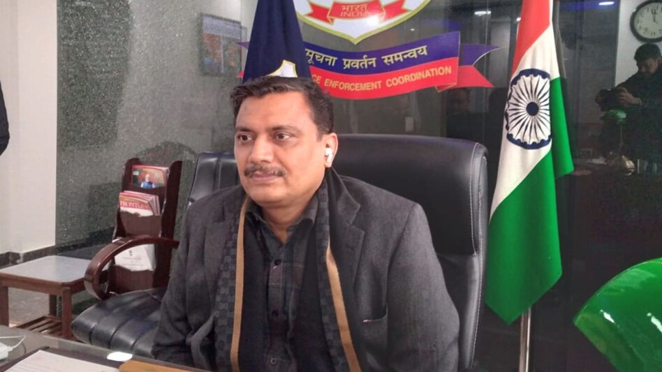 Delhi Crime: एनसीबी ने अंतरराष्ट्रीय ड्रग्स गैंग का भंडाफोड़ किया, 16 गिरफ्तार, 60 किलो हेरोइन जब्त Delhi Crime: एनसीबी ने अंतरराष्ट्रीय ड्रग्स गैंग का भंडाफोड़ किया, 16 गिरफ्तार, 60 किलो हेरोइन जब्त