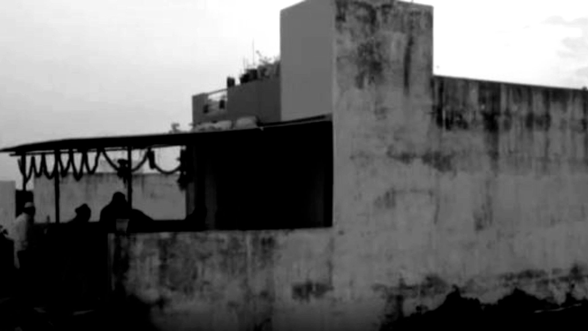 MP Crime: बीवी बच्चों की हत्या कर घर में दफ्नाई लाश, ऊपर सोता रहा कातिल!