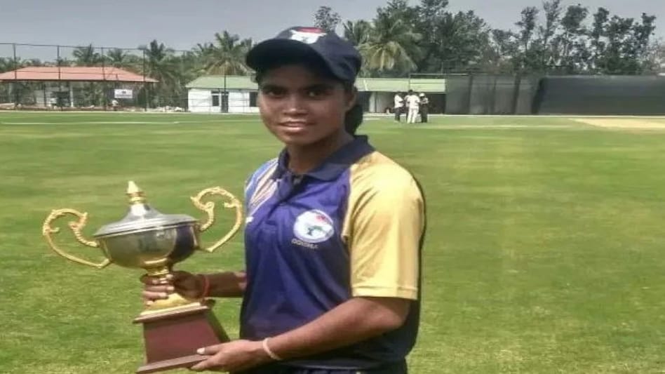 Woman Cricketer Death: घने जंगल में पेड़ से लटका मिला महिला क्रिकेटर का शव Woman Cricketer Death: घने जंगल में पेड़ से लटका मिला महिला क्रिकेटर का शव