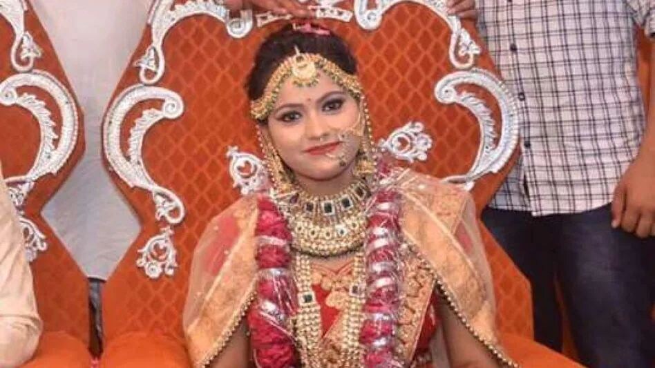 बिकरू कांड में एनकाउंटर में मारे गए अमर दुबे की पत्नी खुशी दुबे को मिली जमानत बिकरू कांड में एनकाउंटर में मारे गए अमर दुबे की पत्नी खुशी दुबे को मिली जमानत