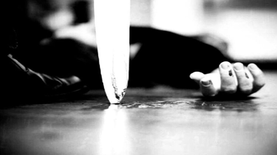 UP Crime: पत्नी के प्रेमी से लिया खौफनाक बदला, पति ने किए लाश के 9 टुकड़े, वजह हैरान कर देगी! UP Crime: पत्नी के प्रेमी से लिया खौफनाक बदला, पति ने किए लाश के 9 टुकड़े, वजह हैरान कर देगी!