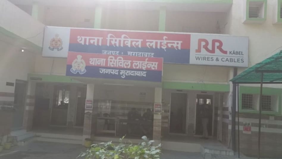 Rape News : कंपनी मालिक व बेटे ने लड़की से किया रेप फिर वीडियो देख कर्मचारियों ने बनाया हवस का शिकार Rape News : कंपनी मालिक व बेटे ने लड़की से किया रेप फिर वीडियो देख कर्मचारियों ने बनाया हवस का शिक...