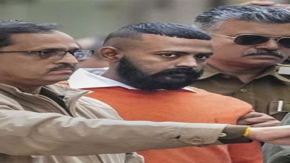 Sukesh Chandrashekhar : EOW ने 200 करोड़ ठगी मामले में सुकेश के खिलाफ दाखिल की चार्जशीट Sukesh Chandrashekhar : EOW ने 200 करोड़ ठगी मामले में सुकेश के खिलाफ दाखिल की चार्जशीट