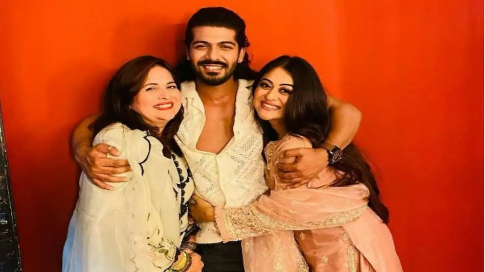 Tunisha Suicide: तुनिषा आत्महत्या केस में अब शीजान की मां के खिलाफ हुई पुलिस में ये कंप्लेंट Tunisha Suicide: तुनिषा आत्महत्या केस में अब शीजान की मां के खिलाफ हुई पुलिस में ये कंप्लेंट