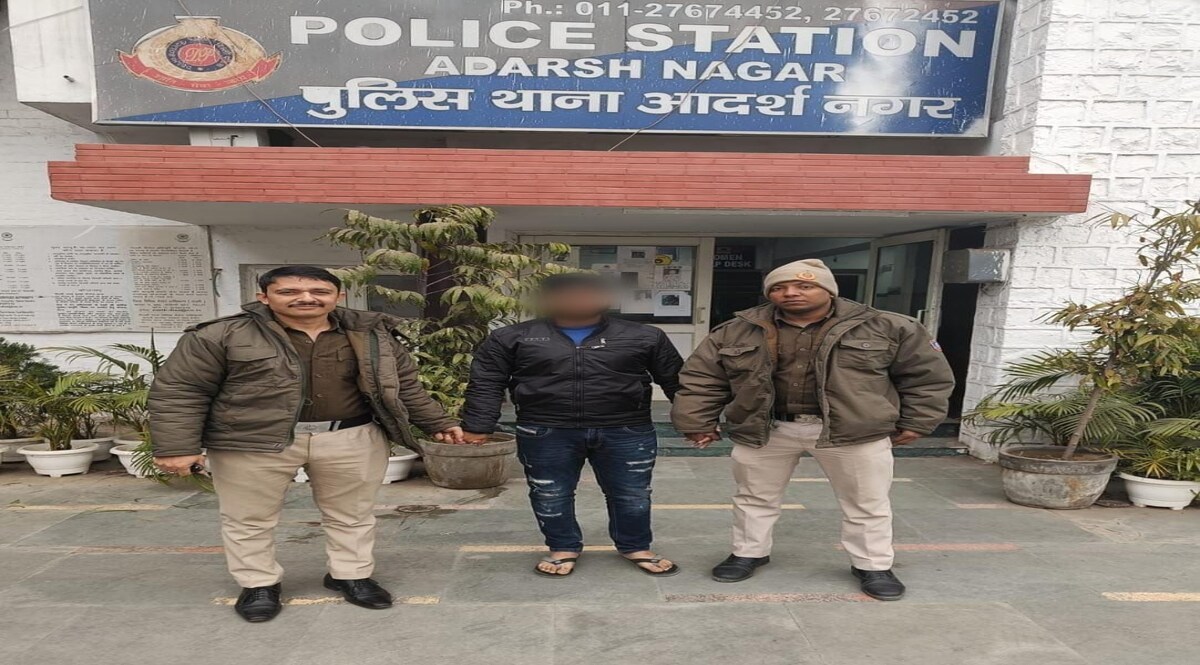 देखें वीडियो - Delhi Adarsh News: गर्लफ्रेंड पर किए चाकू से कई वार! CrimeTak