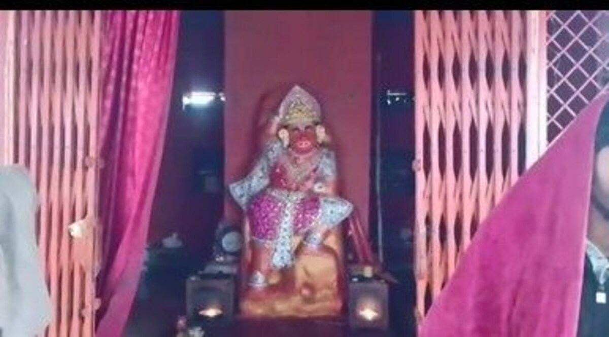 MP Crime : पुजारी को बंधक बना बदमाशों ने हनुमान मंदिर में की लूट, पुलिस ने कहा ये चोरी है CrimeTak