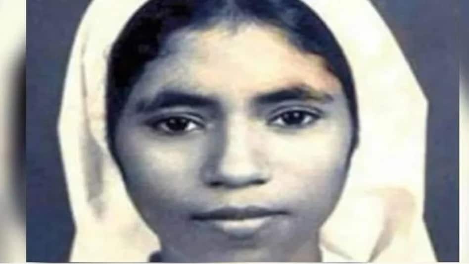 Virginity Test : सिस्टर अभया मर्डर केस में वर्जिनिटी टेस्ट को असंवैधानिक करार देते हुए कोर्ट ने कही ये बड़ी बात Virginity Test : सिस्टर अभया मर्डर केस में वर्जिनिटी टेस्ट को असंवैधानिक करार देते हुए कोर्ट ने कह...