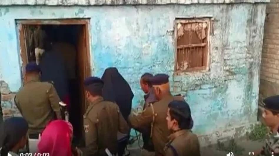 Bihar Crime: नाती ने की लूटपाट की प्लानिंग, करा दी नानी की हत्या, तीन गिरफ्तार Bihar Crime: नाती ने की लूटपाट की प्लानिंग, करा दी नानी की हत्या, तीन गिरफ्तार