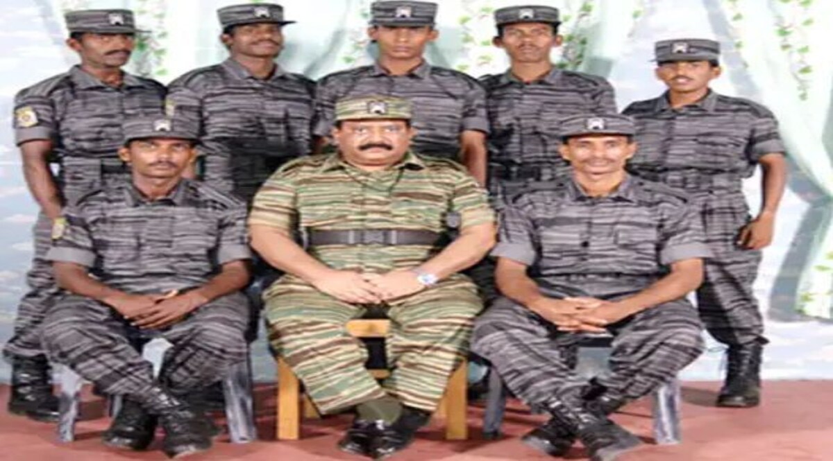 LTTE Tigers Conflict: कारगिल में हुए शहीदों से तीन गुना ज़्यादा भारतीय सैनिक मारे गए थे श्रीलंका में भारतीय सैनिक श्रीलंका में LTTE संगठन का मुखिया प्रभाकरन अपने साथियों के साथ
