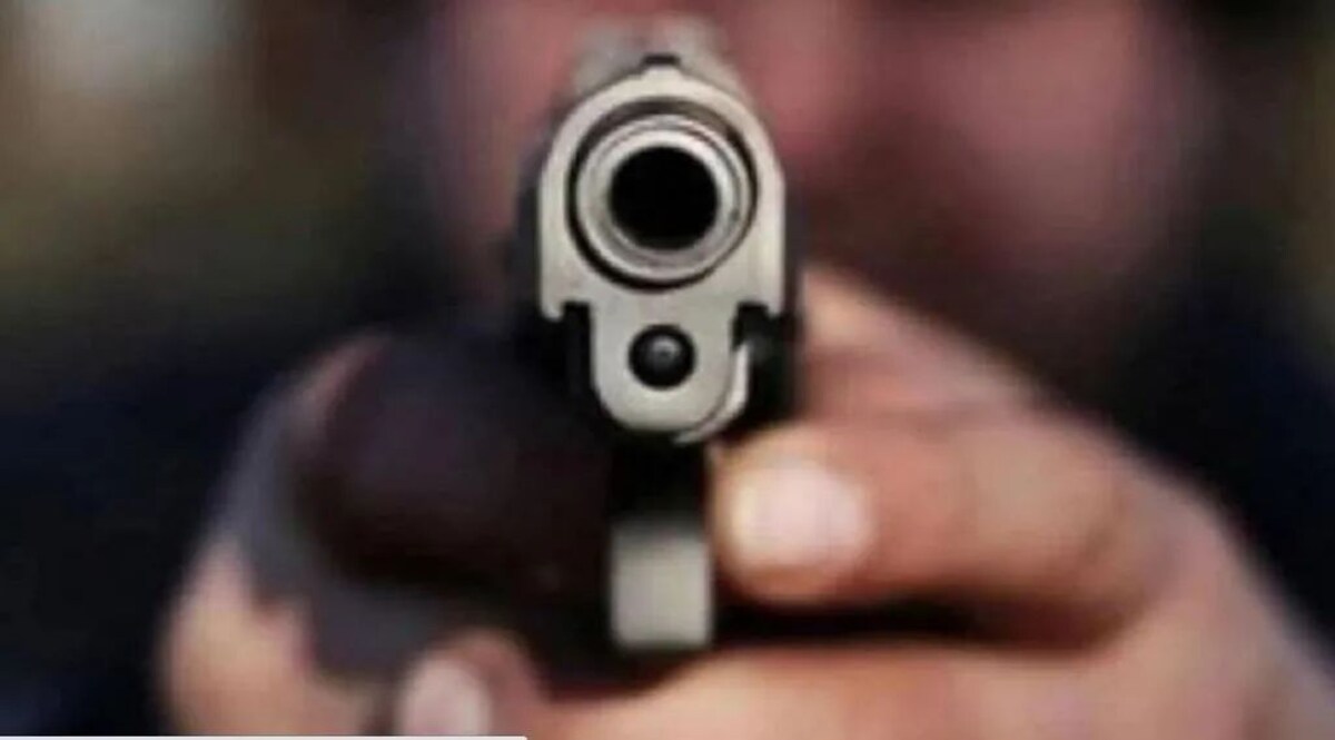 UP Crime News: अलीगढ़ के महोत्सव में व्यापारी की गोली मारकर हत्या, दुश्मनी के एंगल पर जांच जारी जांच में जुटी पुलिस