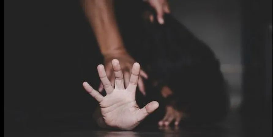 Crime: वैलेंटाइन डे के पहले ब्वॉयफ्रेंड के पास गई थी लड़की, प्राइवेट पार्ट में गर्म रॉड डालकर हत्या Crime: वैलेंटाइन डे के पहले ब्वॉयफ्रेंड के पास गई थी लड़की, प्राइवेट पार्ट में गर्म रॉड डालकर हत्या