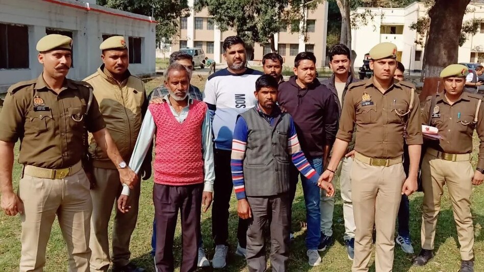 UP Crime News: यूपी में हॉरर किलिंग, प्रेम संबंध से नाराज भाई, चाचा व बाबा ने लड़की की हत्या की UP Crime News: यूपी में हॉरर किलिंग, प्रेम संबंध से नाराज भाई, चाचा व बाबा ने लड़की की हत्या की