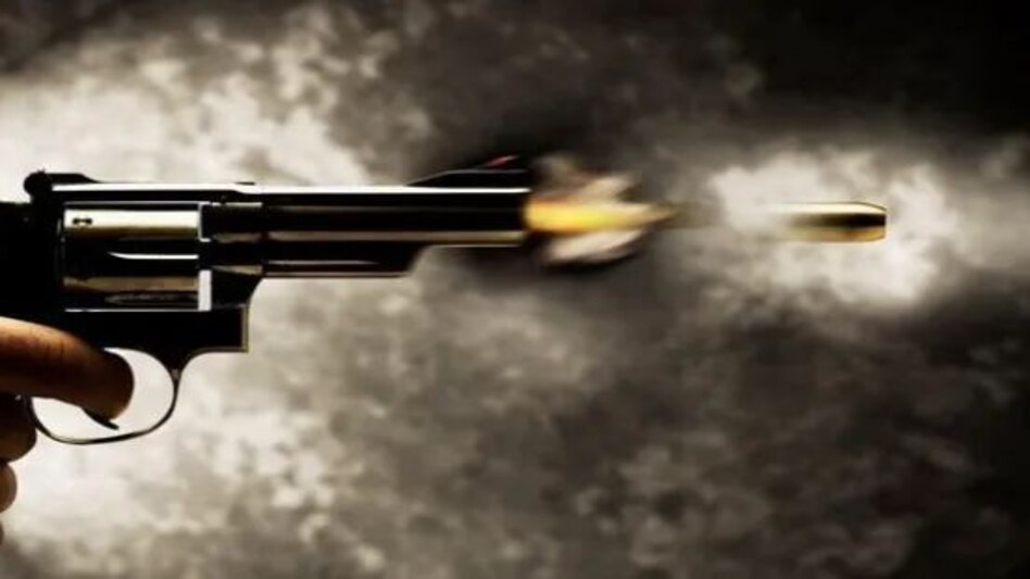 Crime News: पाकिस्तान पुलिस मुख्यालय में चली गोलियां Crime News: पाकिस्तान पुलिस मुख्यालय में चली गोलियां