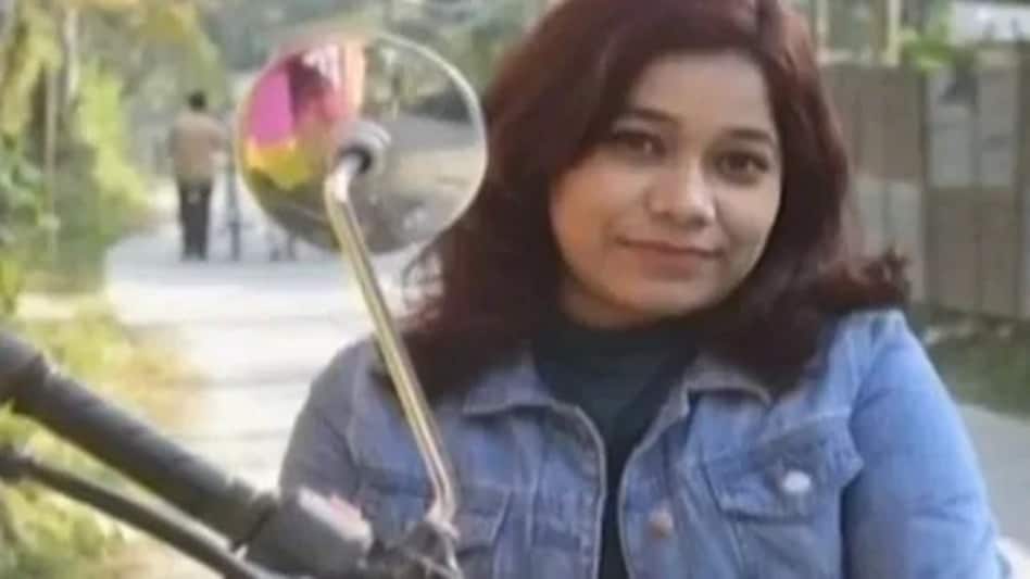 Guwahati Double Murder: पैसे और अफेयर के लालच में पति और सास को उतारा मौत के घाट, शरीर के टुकड़े कर फ्रिज में रखा Guwahati Double Murder: पैसे और अफेयर के लालच में पति और सास को उतारा मौत के घाट, शरीर के टुकड़े क...