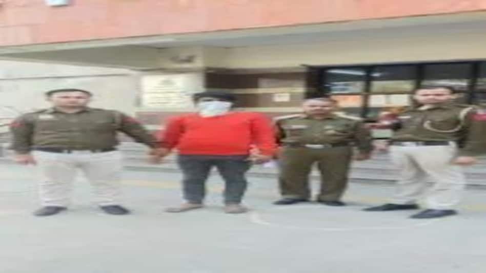 Delhi Crime News: तारपीन डालकर लिव इन पार्टनर को लगाई आग, मौत Delhi Crime News: तारपीन डालकर लिव इन पार्टनर को लगाई आग, मौत