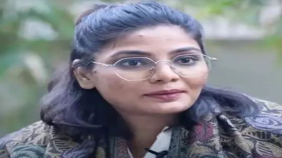 Neha Singh Rathore Song Row: 'यूपी में का बा' की सिंगर से कानपुर देहात पुलिस ने पूछे ये सात सवाल, तीन दिन में देना होगा जवाब Neha Singh Rathore Song Row: 'यूपी में का बा' की सिंगर से कानपुर देहात पुलिस ने पूछे ये सात सवाल, ...