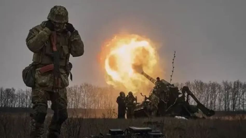 Russia-Ukraine War One Year: एक साल की जंग में यूक्रेन के 81 लाख लोग देश छोड़कर चले गए, कई शहर तबाह हो गए, 7000 से ज़्यादा बेकसूर मारे गए Russia-Ukraine War One Year: एक साल की जंग में यूक्रेन के 81 लाख लोग देश छोड़कर चले गए, कई शहर तबाह...