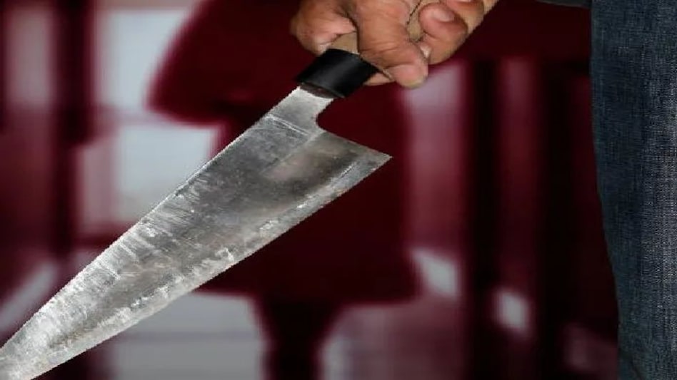 Murder News: दोस्त ने गर्लफ्रेंड को कर दिया मैसेज तो सनकी आशिक ने काटा उसका प्राइवेट पार्ट, दिल बाहर निकाल फेंका Murder News: दोस्त ने गर्लफ्रेंड को कर दिया मैसेज तो सनकी आशिक ने काटा उसका प्राइवेट पार्ट, दिल बाह...