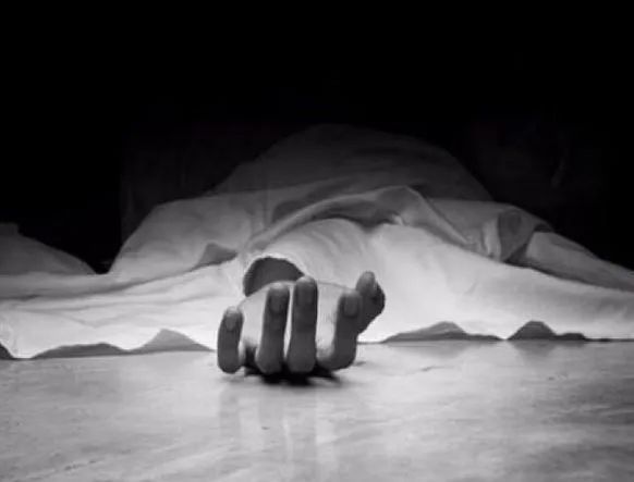 MP Crime News: मां की मौत से दुखी किशोर ने पानी की टंकी से कूदकर जान दी MP Crime News: मां की मौत से दुखी किशोर ने पानी की टंकी से कूदकर जान दी