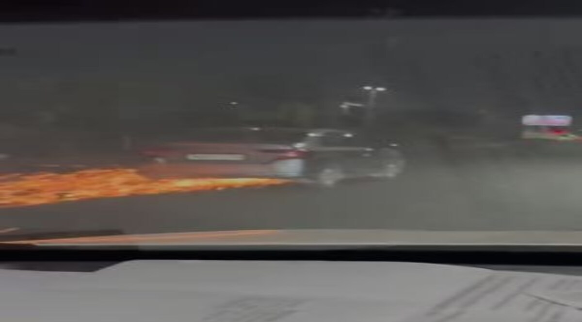 देखें वीडियो - Gurugram Accident: कई किलोमीटर तक बाइक को घसीटता रहा कार चालक! CrimeTak