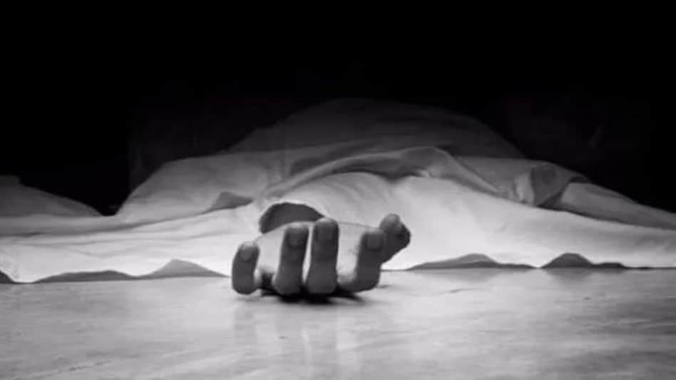 UP Crime: ग्रेटर नोएडा की जेपी अमन सोसायटी में कार में मिला शव, हत्या की आशंका UP Crime: ग्रेटर नोएडा की जेपी अमन सोसायटी में कार में मिला शव, हत्या की आशंका