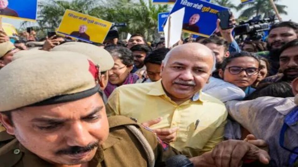 Manish Sisodia: CBI मुझे टॉर्चर कर रही है, सिसोदिया ने की जज से शिकायत Manish Sisodia: CBI मुझे टॉर्चर कर रही है, सिसोदिया ने की जज से शिकायत