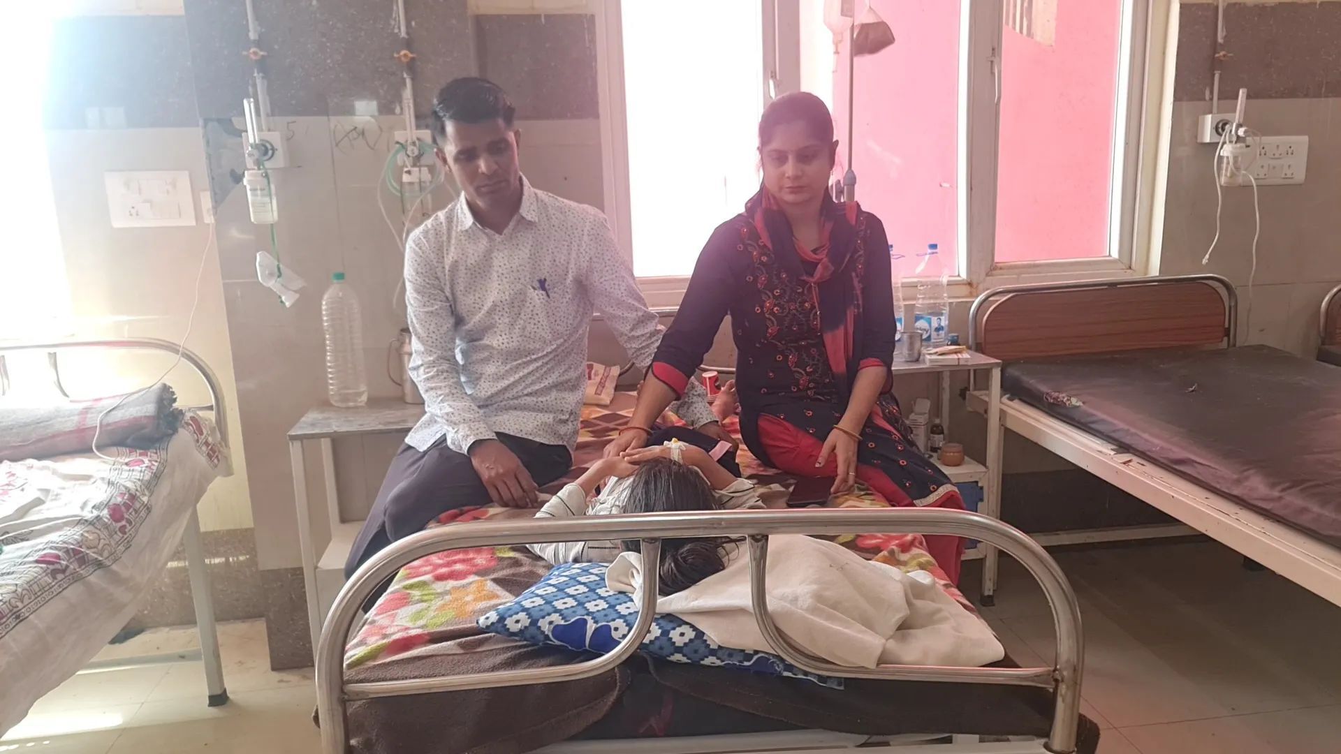 HIV Infected girl child: डॉक्टर्स की लापरवाही से बच्चे हुए HIV संक्रमित HIV Infected girl child: डॉक्टर्स की लापरवाही से बच्चे हुए HIV संक्रमित