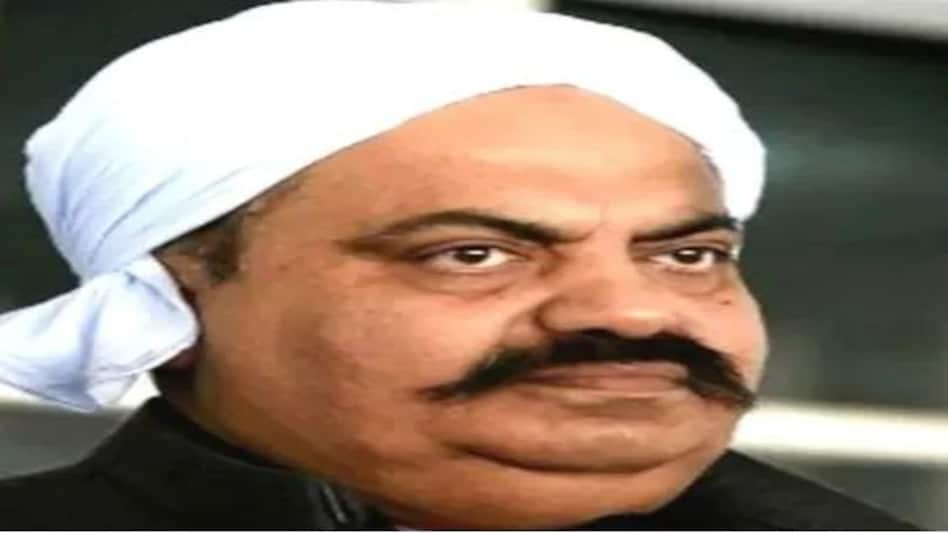 UP MAFIA DON: गुनाहों का शतक लगा चुका है माफिया डॉन अतीक अहमद, भाई के खिलाफ दर्ज हैं 50 से ज़्यादा संगीन मुकदमें UP MAFIA DON: गुनाहों का शतक लगा चुका है माफिया डॉन अतीक अहमद, भाई के खिलाफ दर्ज हैं 50 से ज़्यादा ...