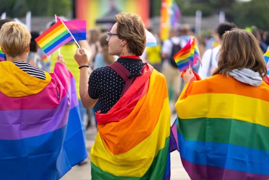 Supreme Court: सेक्स वर्कर और ट्रांसजेंडर नहीं कर सकते रक्त दान Social Media