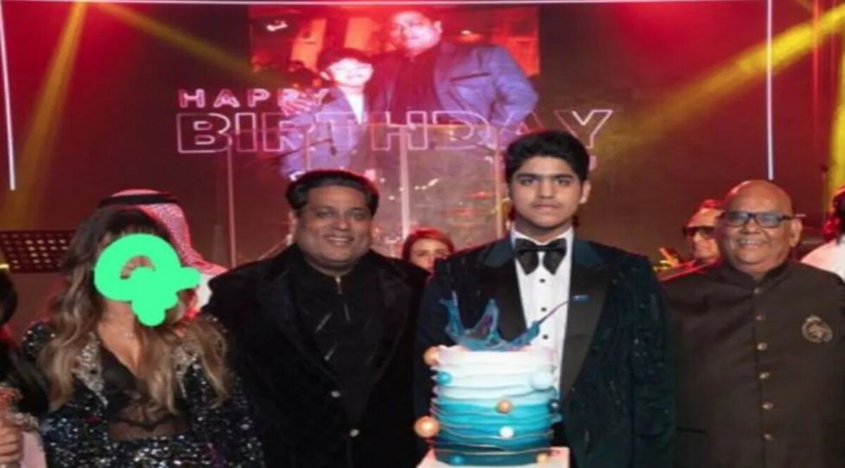 Satish Kaushik Death Mystery: सतीश कौशिक की मौत का क्या है 'ब्लू पिल्स' कनेक्शन, विकास मालू की पत्नी के सनसनीखेज़ खुलासे से मौत बन गई 'मिस्ट्री' सतीश कौशिश ने विकास मालू से अगस्त में पार्टी से पहले मांगे थे अपने पैसे