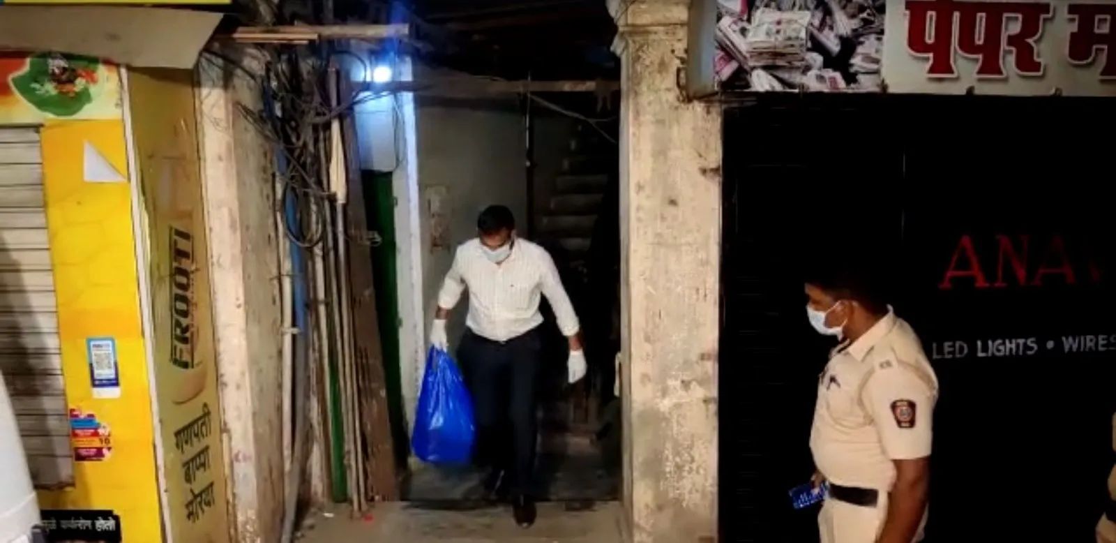 Mumbai Murder: हत्या कर महिला की लाश के किए टुकड़े, पॉलीथीन में पैक कर अलमारी में ठिकाने लगाया, इस तरह खुला राज़! Mumbai Murder: हत्या कर महिला की लाश के किए टुकड़े, पॉलीथीन में पैक कर अलमारी में ठिकाने लगाया, इस ...