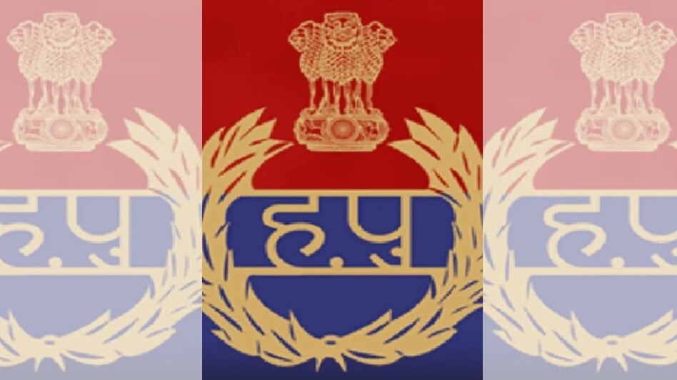 Haryana News: अपराधी के परिवार वालों ने पुलिस टीम को बनाया बंधक, पांच पुलिसकर्मी हुए घायल Haryana News: अपराधी के परिवार वालों ने पुलिस टीम को बनाया बंधक, पांच पुलिसकर्मी हुए घायल