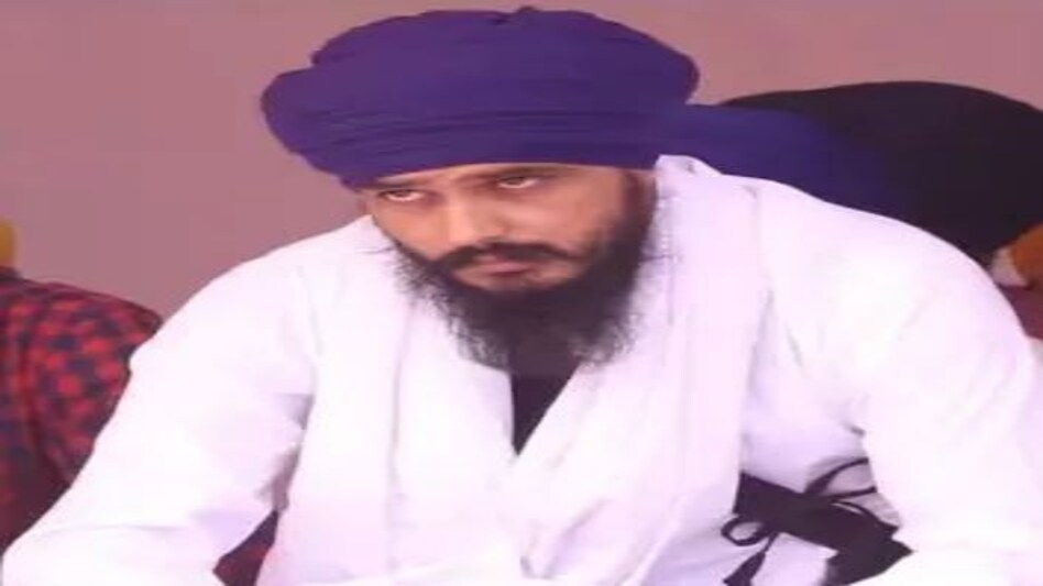 Amritpal Singh: अभी तक फरार है अमृतपाल - पंजाब पुलिस Amritpal Singh: अभी तक फरार है अमृतपाल - पंजाब पुलिस