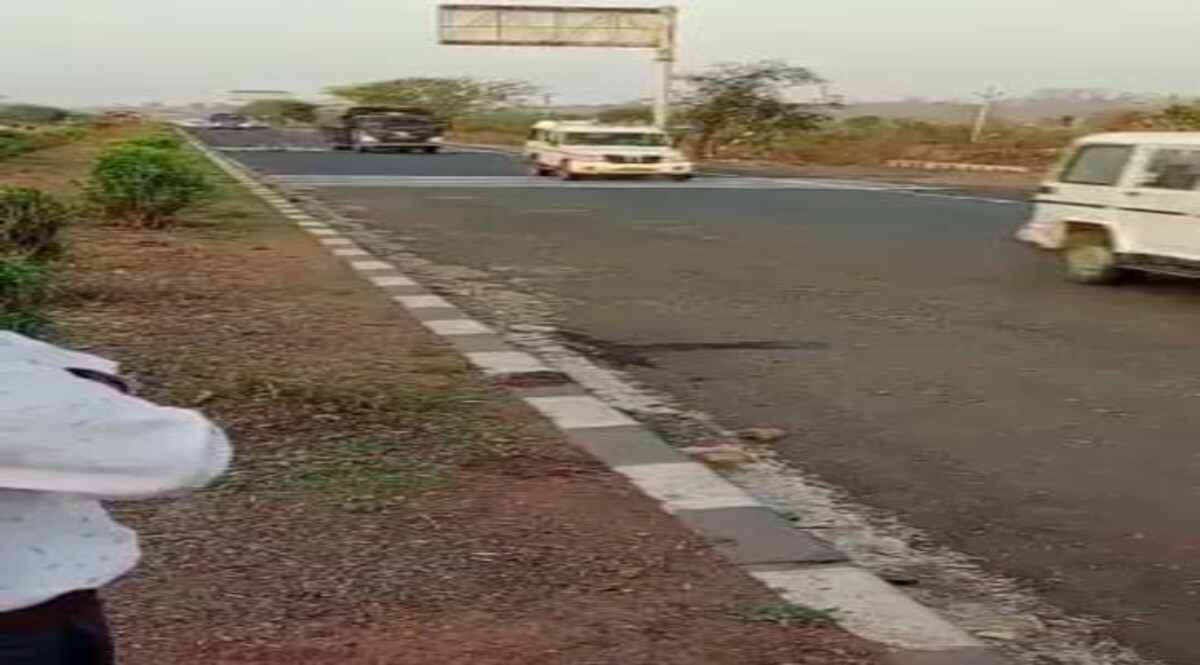 Atique Ahmed Van Accident: ...जब हुआ अतीक अहमद की वैन का एक्सिडेंट, देखें वीडियो Atique Ahmed Van Accident