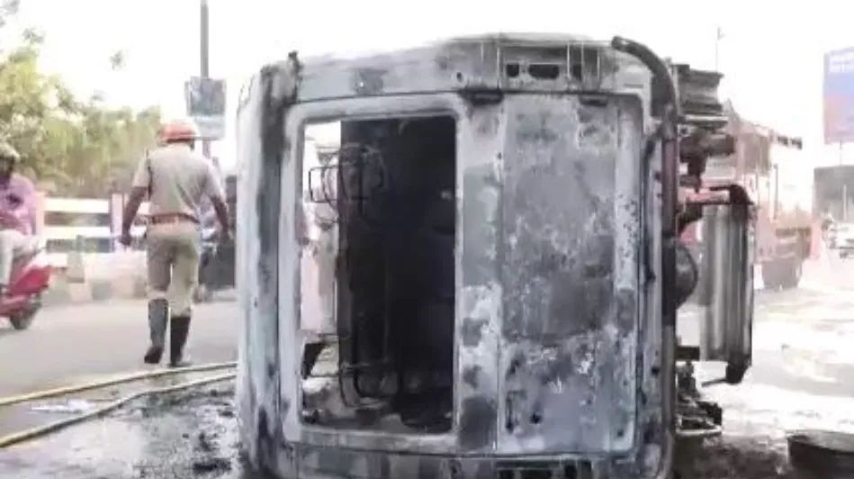 Kolkata Crime: कोलकाता में नाबालिग लड़की की हत्या, प्रदर्शनकारियों ने पुलिस वाहनों में की तोड़फोड़