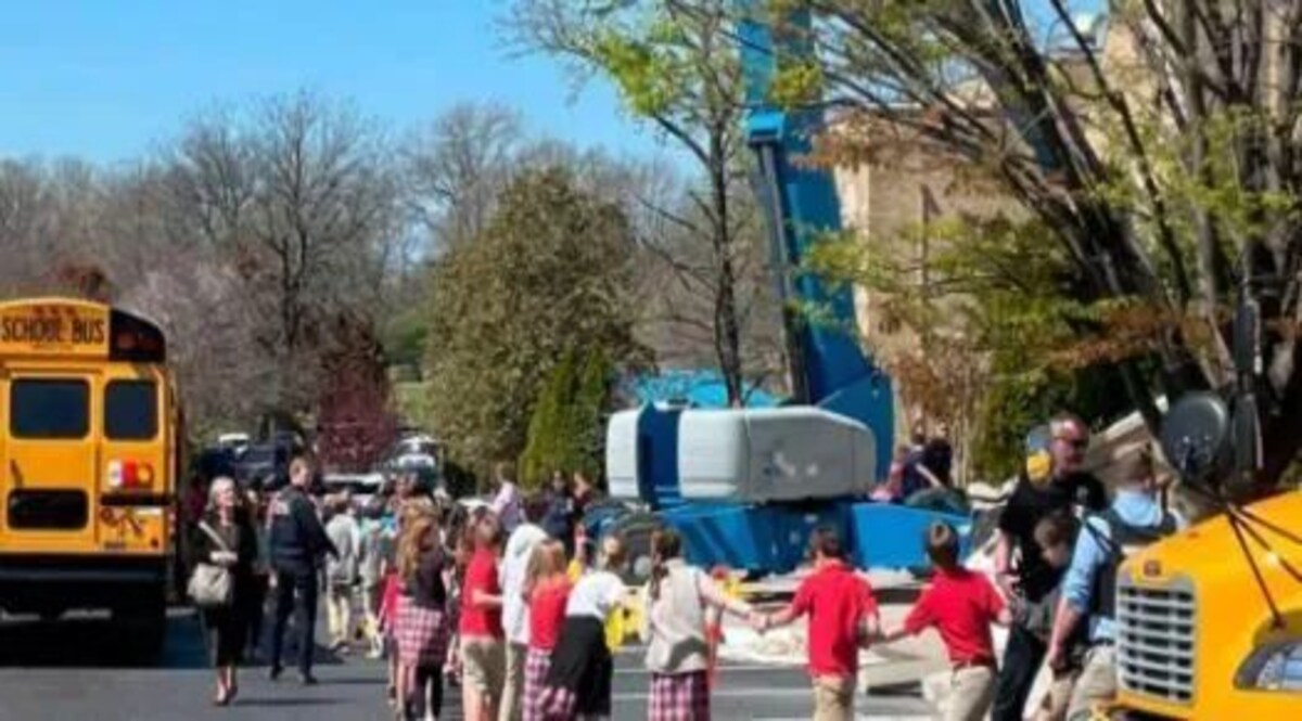 Mass Shooting in USA : अमेरिका में महिला हमलावर ने चलाई अंधाधुंध गोलियां, तीन बच्चों समेत 7 की मौत, देखें वीडियो Mass Shooting in USA